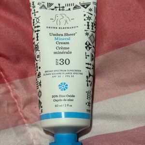 Drunk Elephant Umbra Sheer Mineral Cream